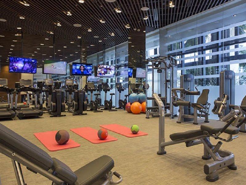 One Farrer Hotel Сінгапур Екстер'єр фото The gym at the airport